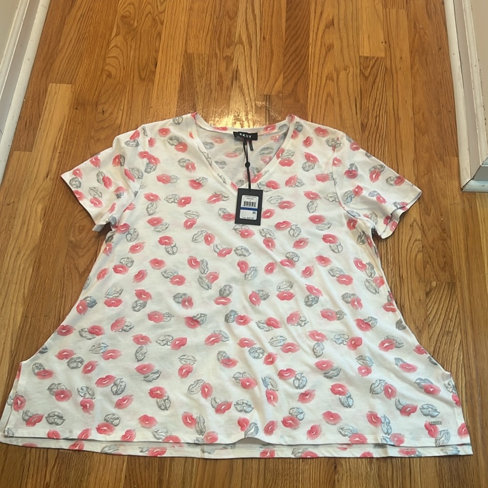 ❤️ DKNY T Shirt - Picture 5 of 8